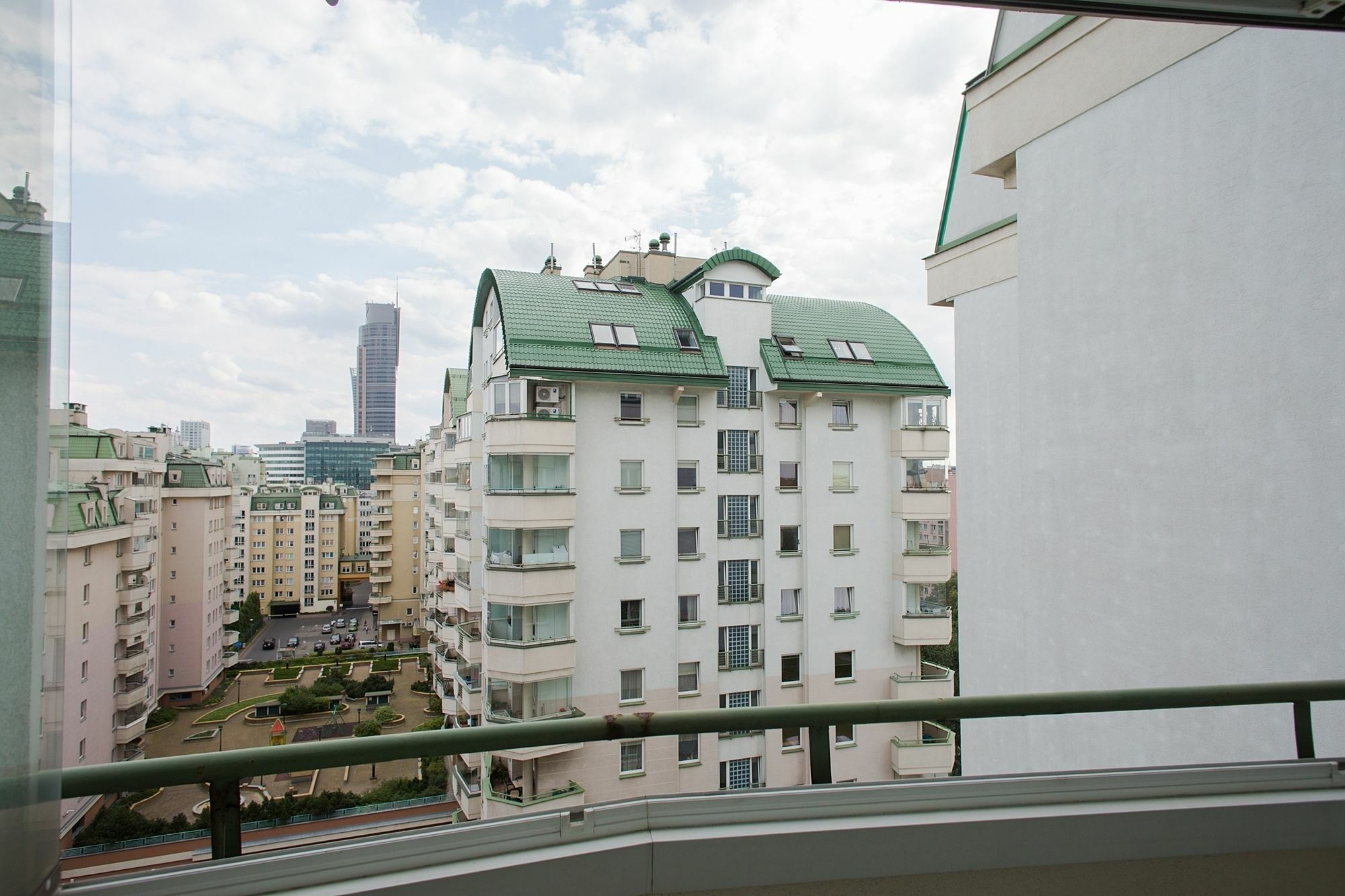 Shortstaypoland Wolnosc ワルシャワ エクステリア 写真
